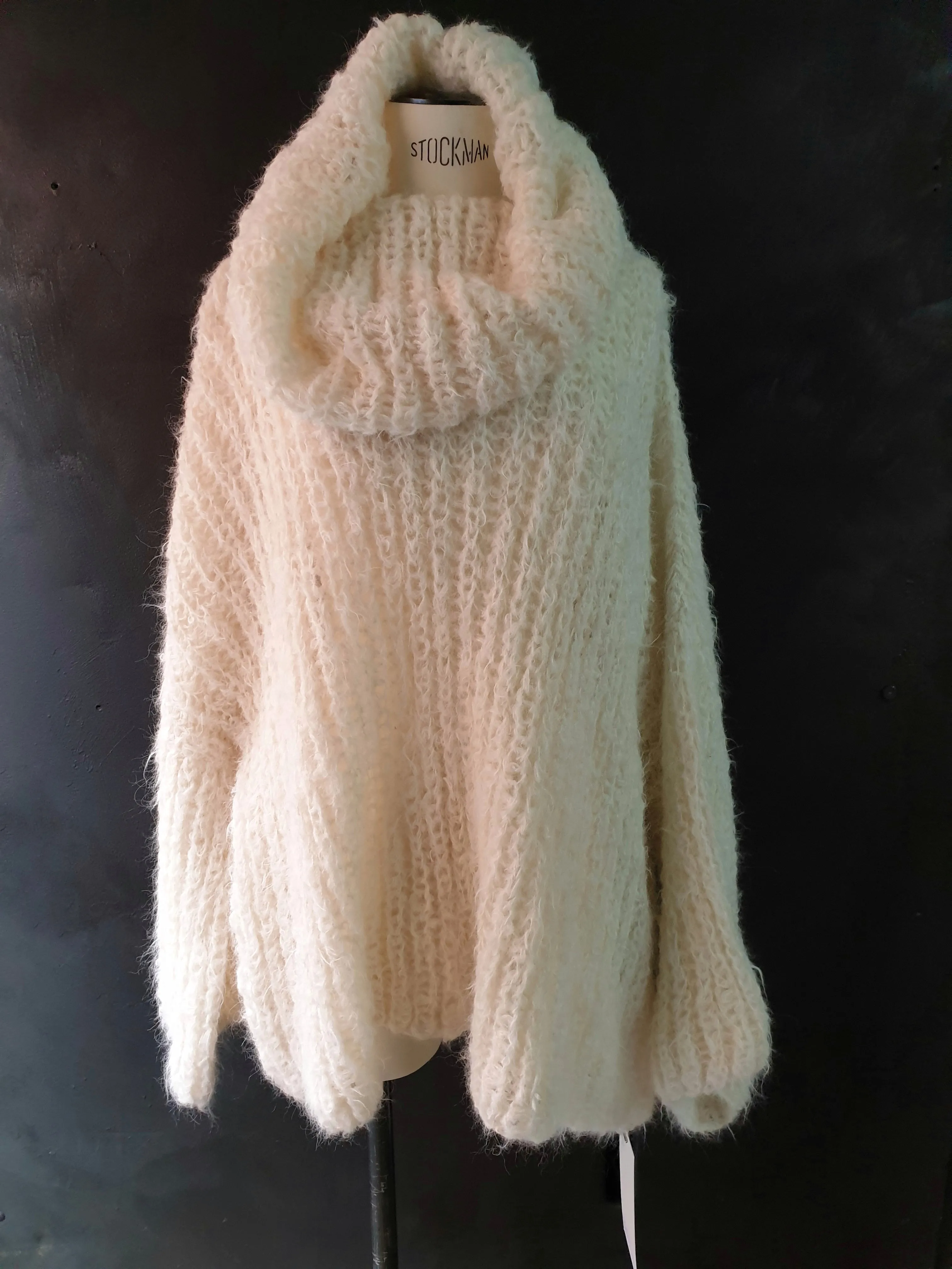 Chunky hand knit sweater with funnel collar - Moss green
