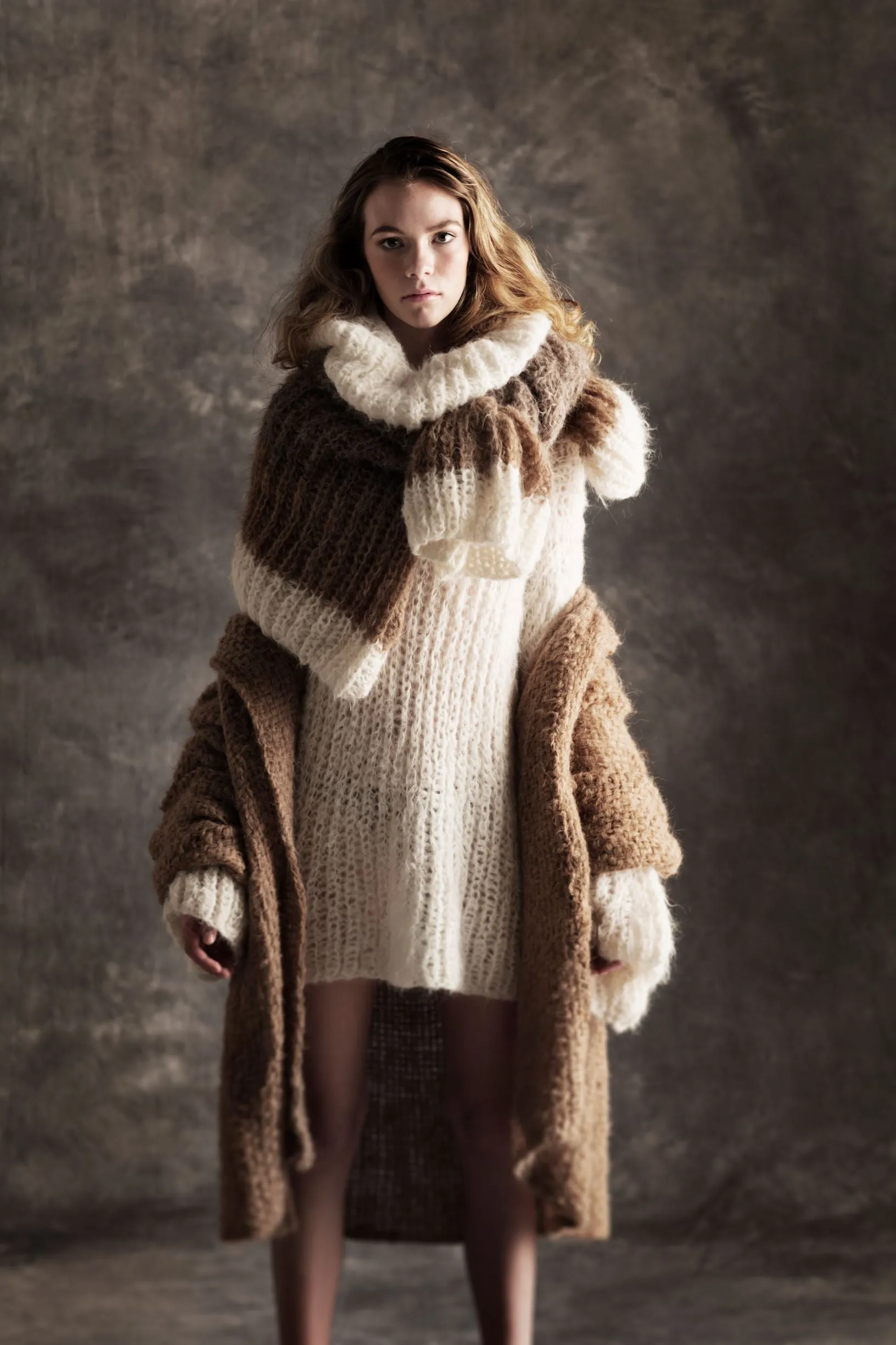 Chunky hand knit sweater with funnel collar - Moss green