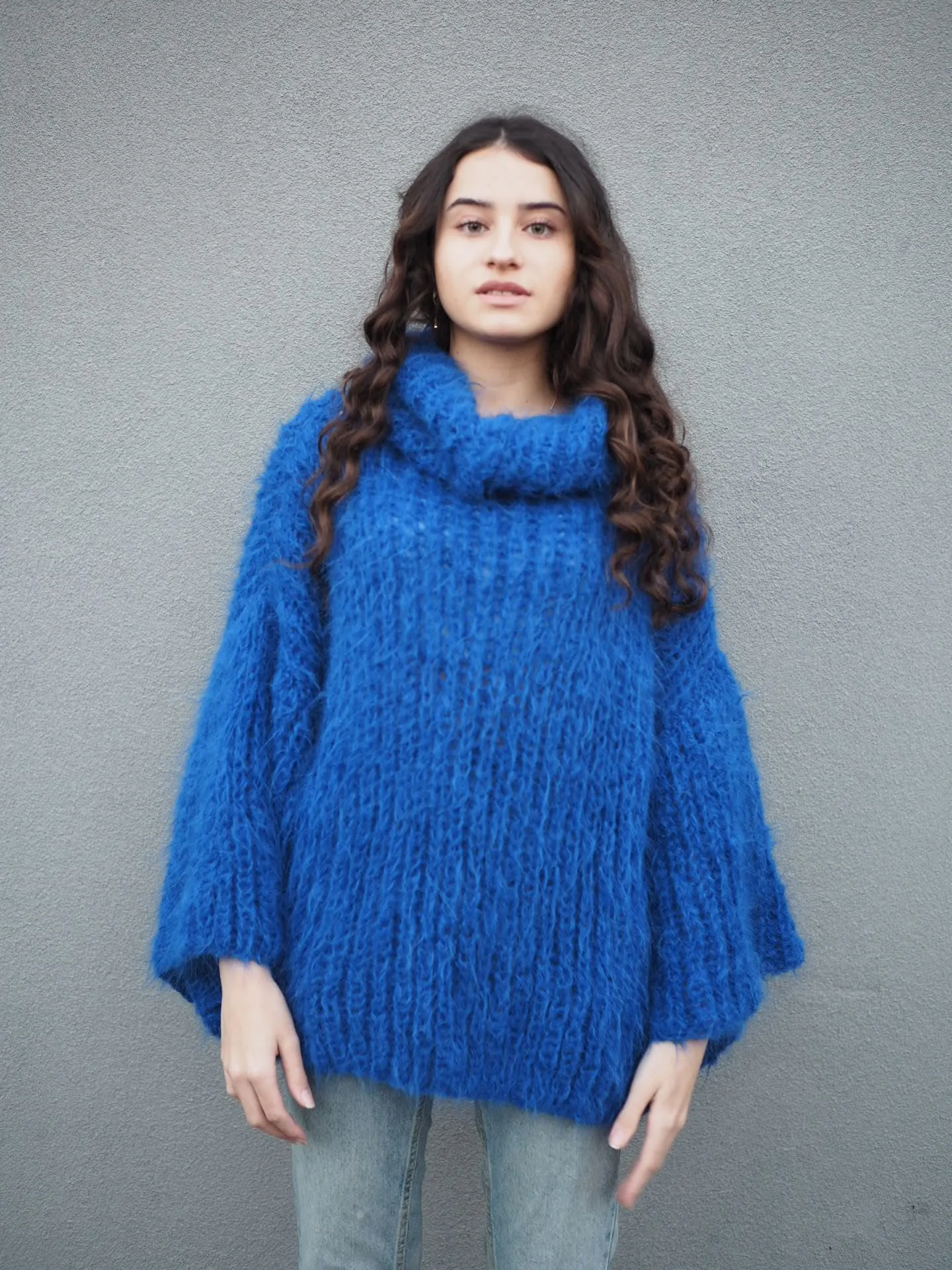 Chunky hand knit sweater with funnel collar - Moss green