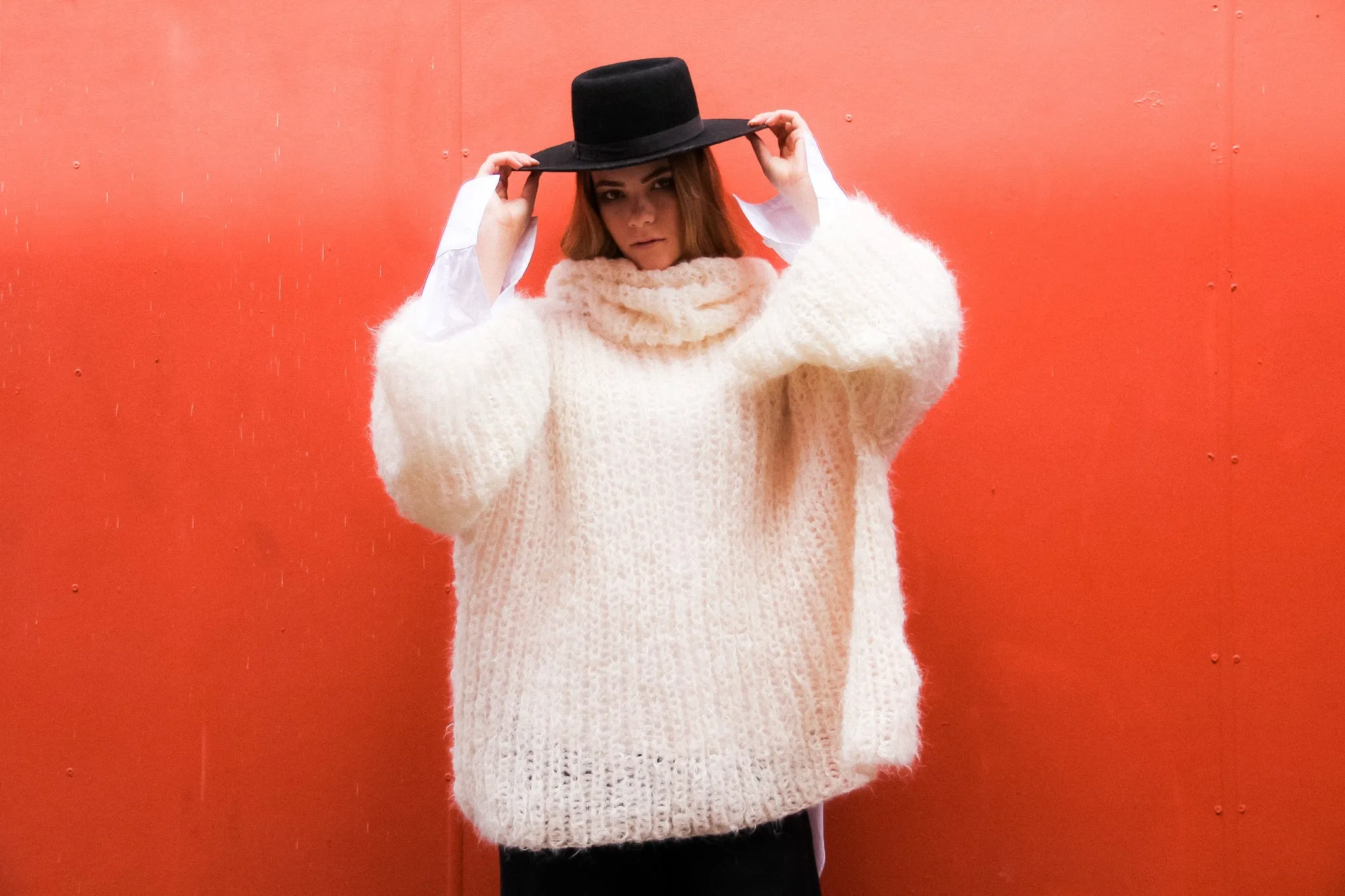 Chunky hand knit sweater with funnel collar - Moss green