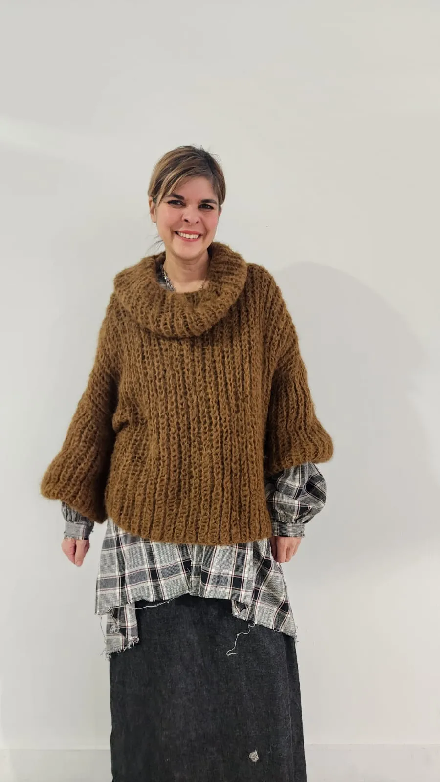 Chunky hand knit sweater with funnel collar - Moss green