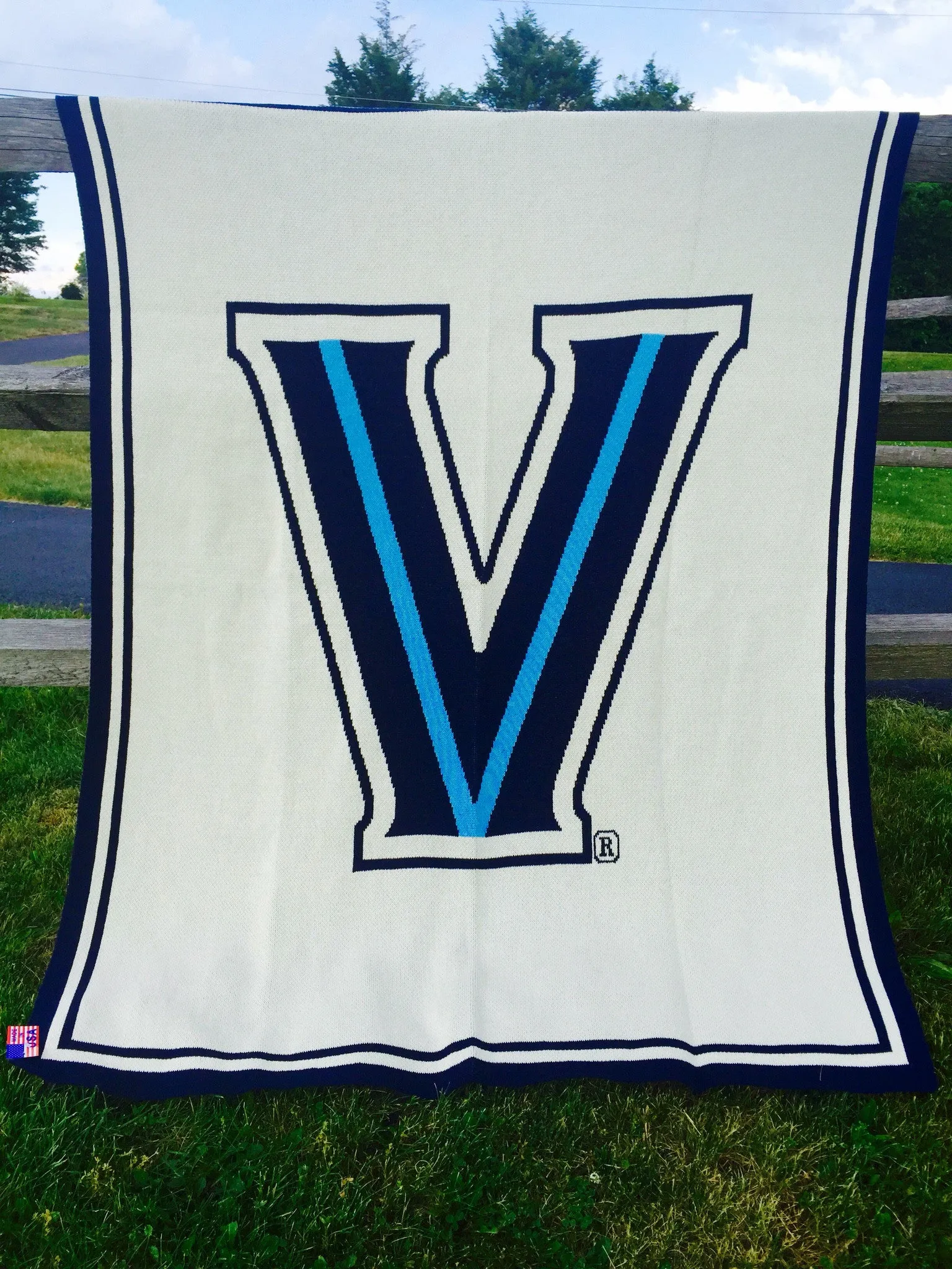 Villanova "V" 50" x 60" Natural Base