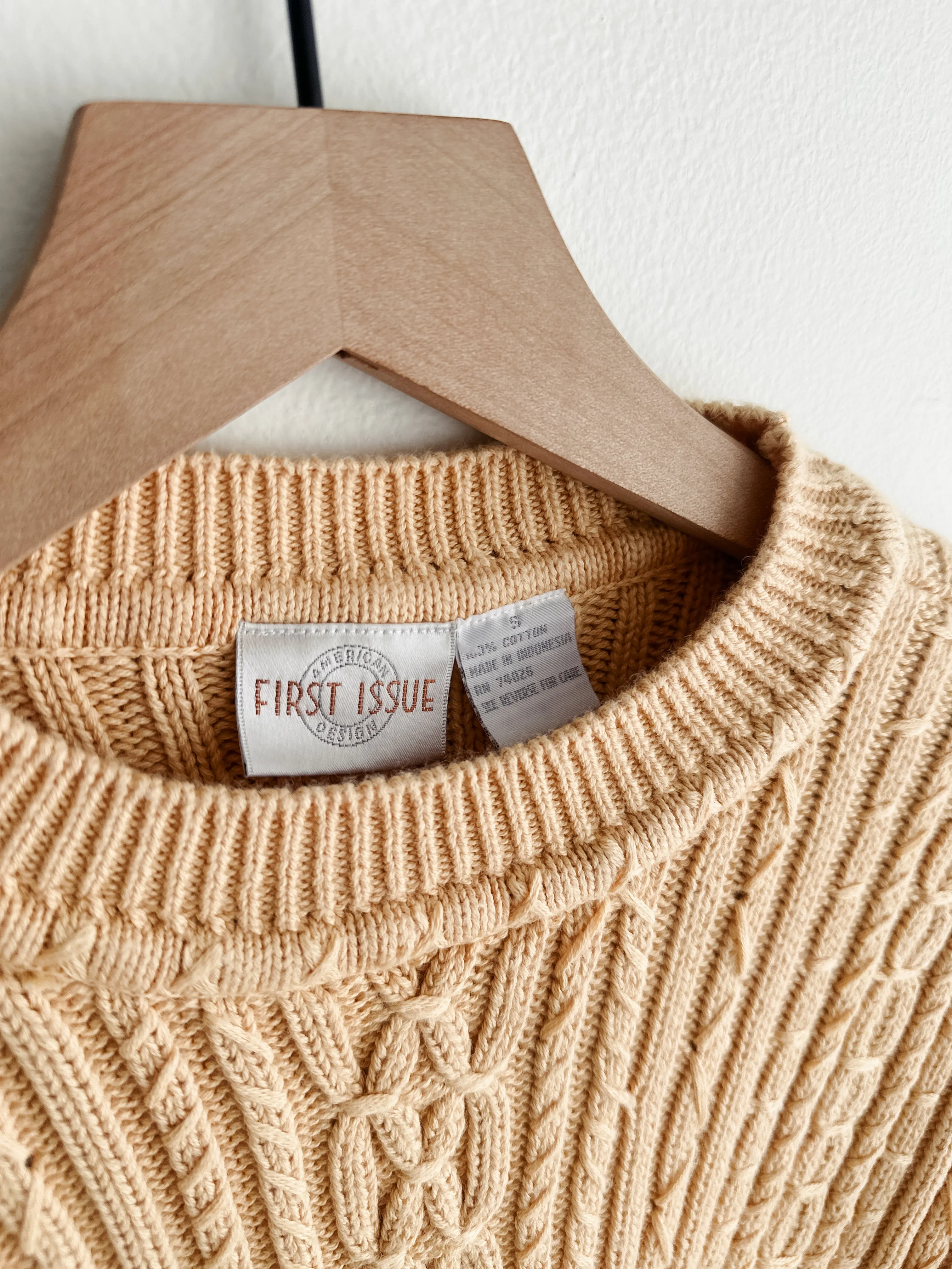 vintage honey cotton sweater (S/M)