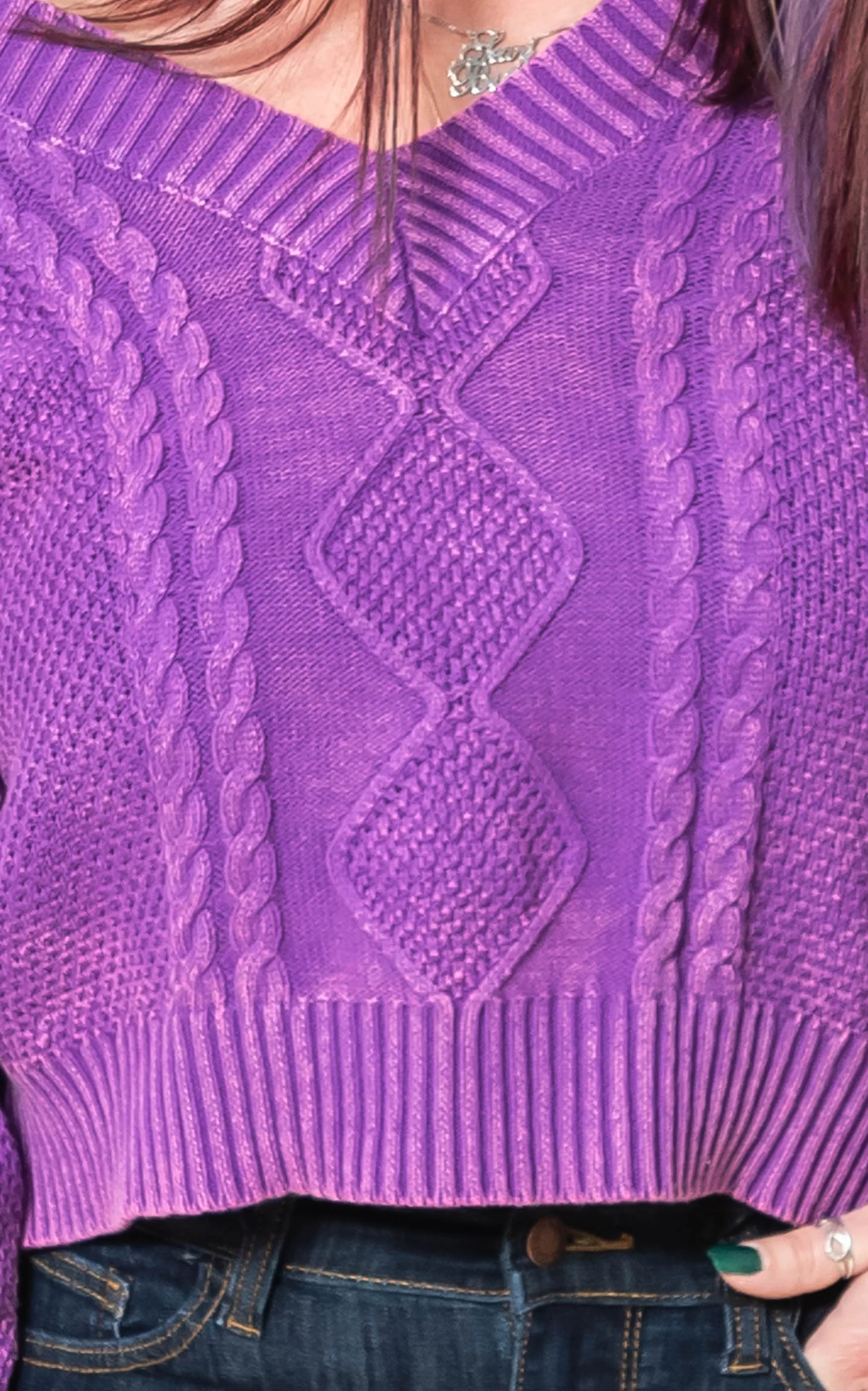 Vintage V-Neck Cable Knit Sweater - POL