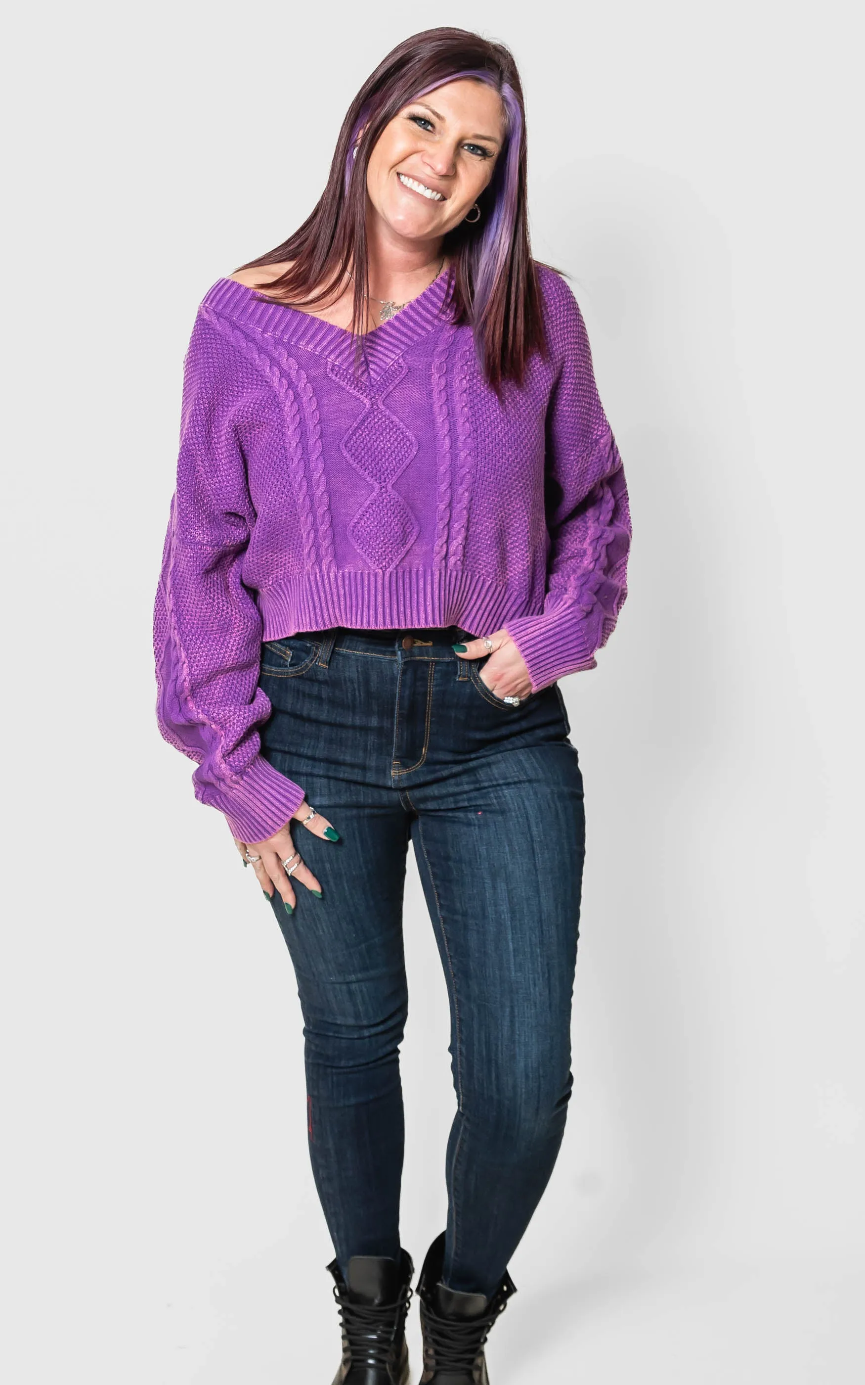 Vintage V-Neck Cable Knit Sweater - POL